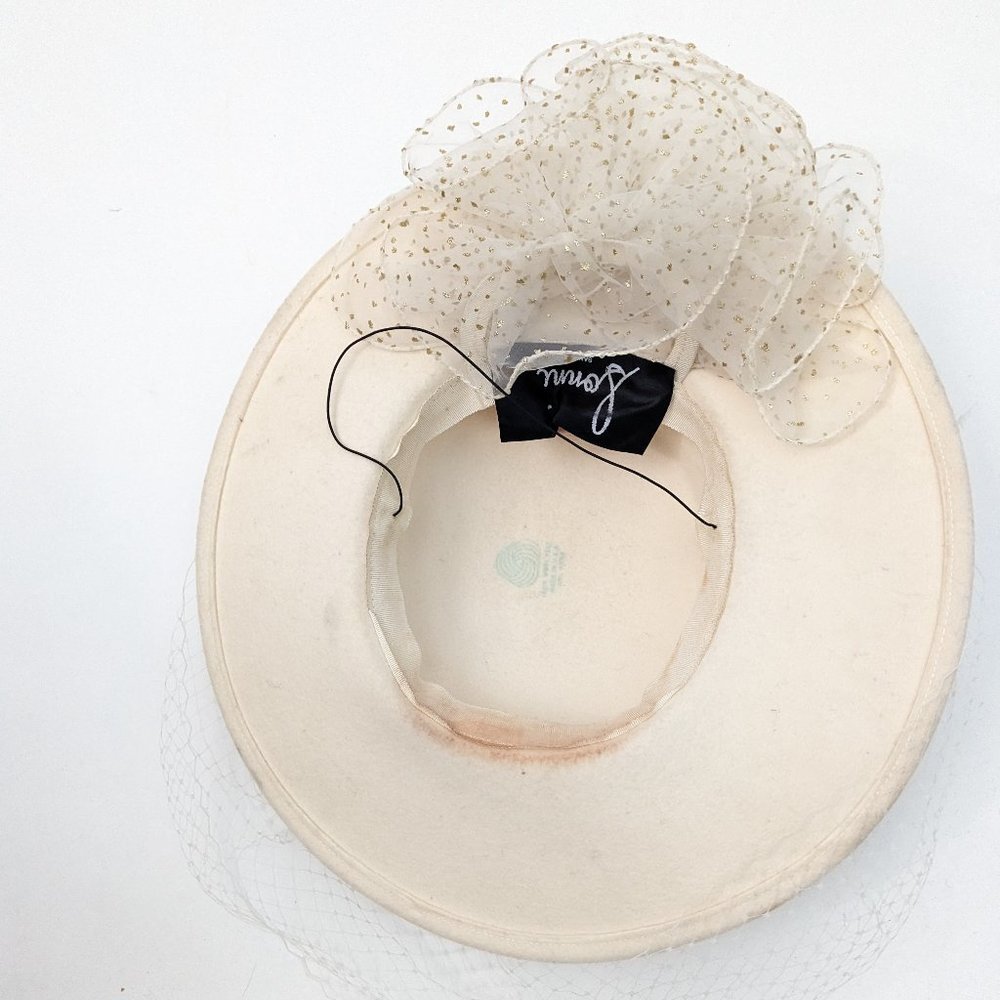 Vintage Wool Hat with veil and decorative bow - Picture 3 of 7